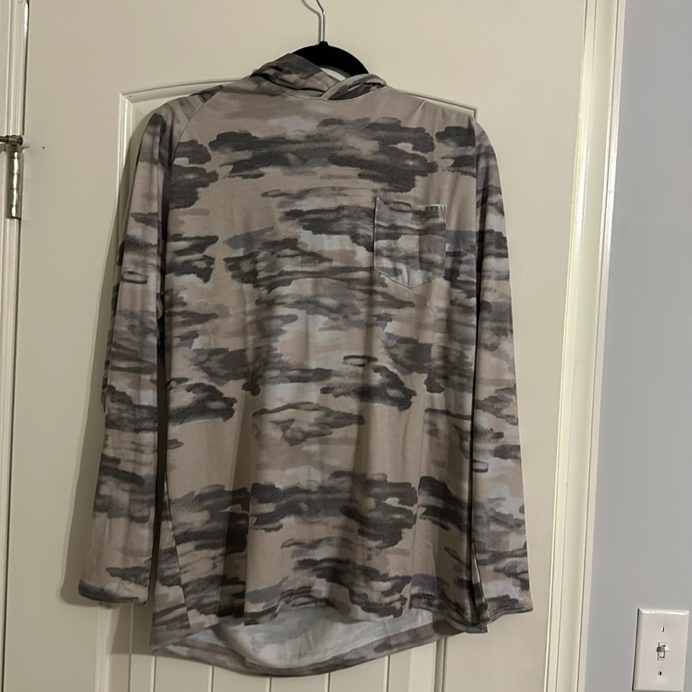 Huk Hooded Top